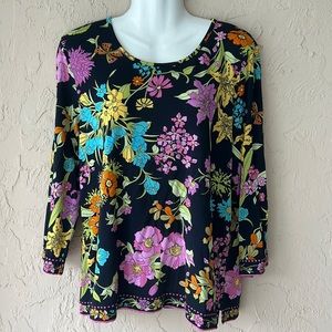 Averado Bessi floral top black purple size 14 US lightweight